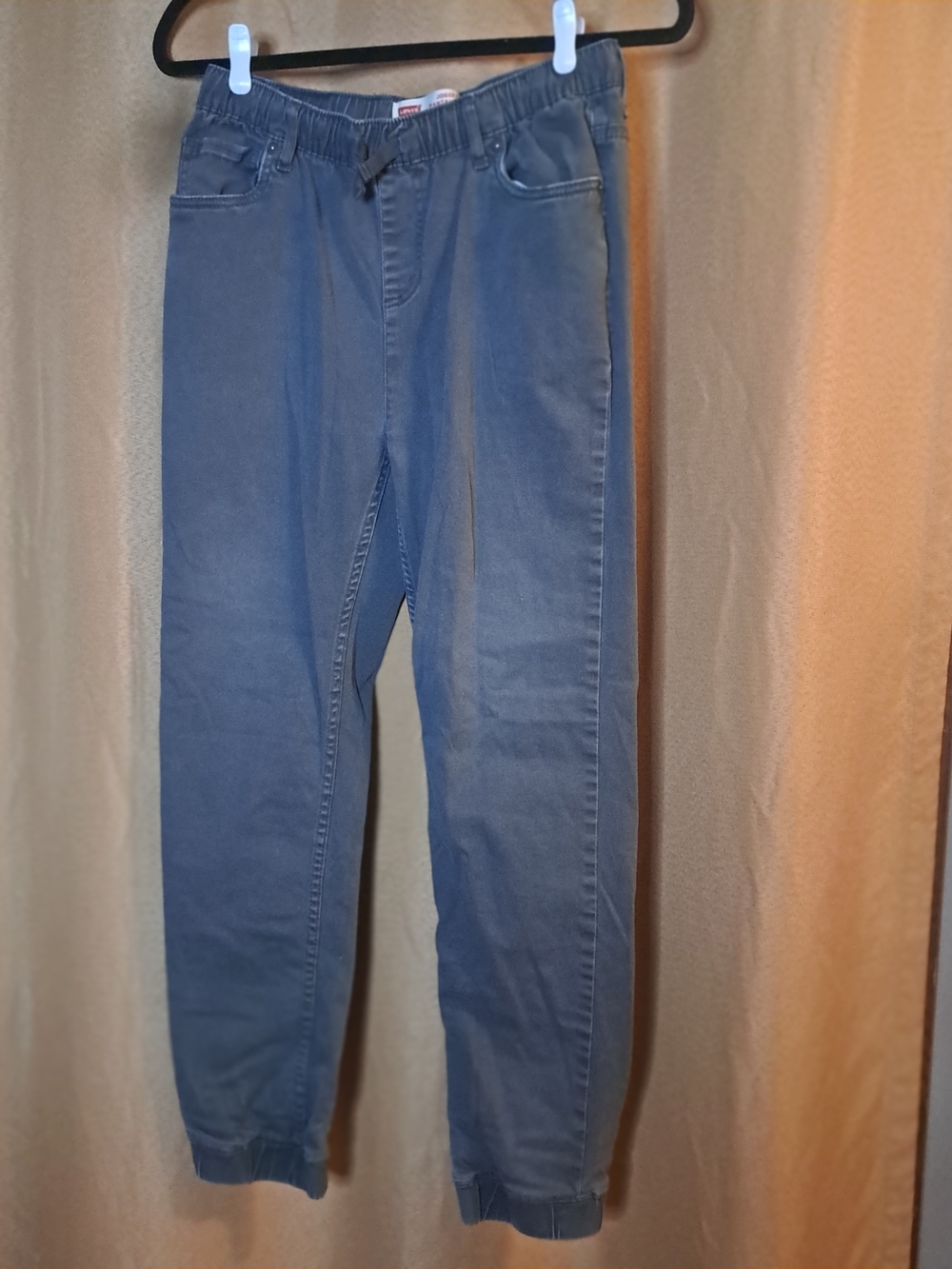 Levi's Gray Elastic Waist Jogger Jeans with Back Pocket. XL